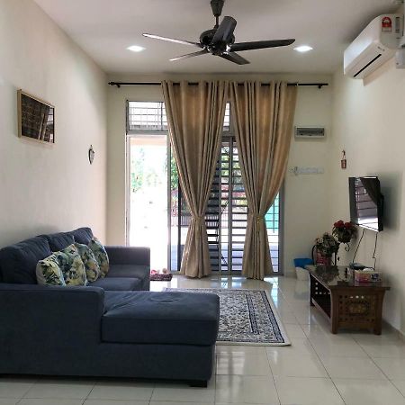 Magnolia 1 Homestay Kampung Kuala Besut Exterior photo