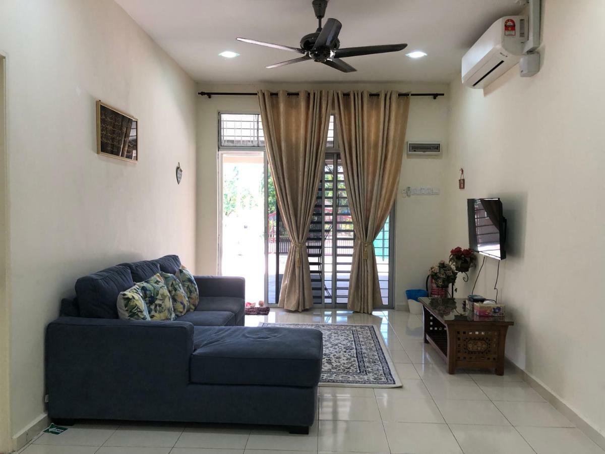 Magnolia 1 Homestay Kampung Kuala Besut Exterior photo